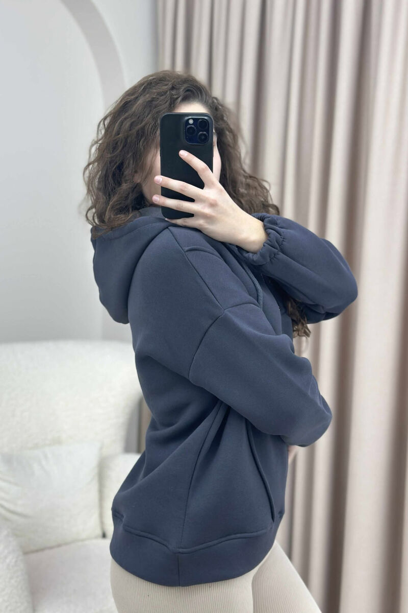 HOODIE ME PUSH PËR FEMRA NË NGJYRËN GRI E ERRËT - 3