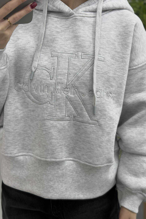 HOODIE ME PUSH PËR FEMRA NË NGJYRËN GRI E ZBARDHUR - 3