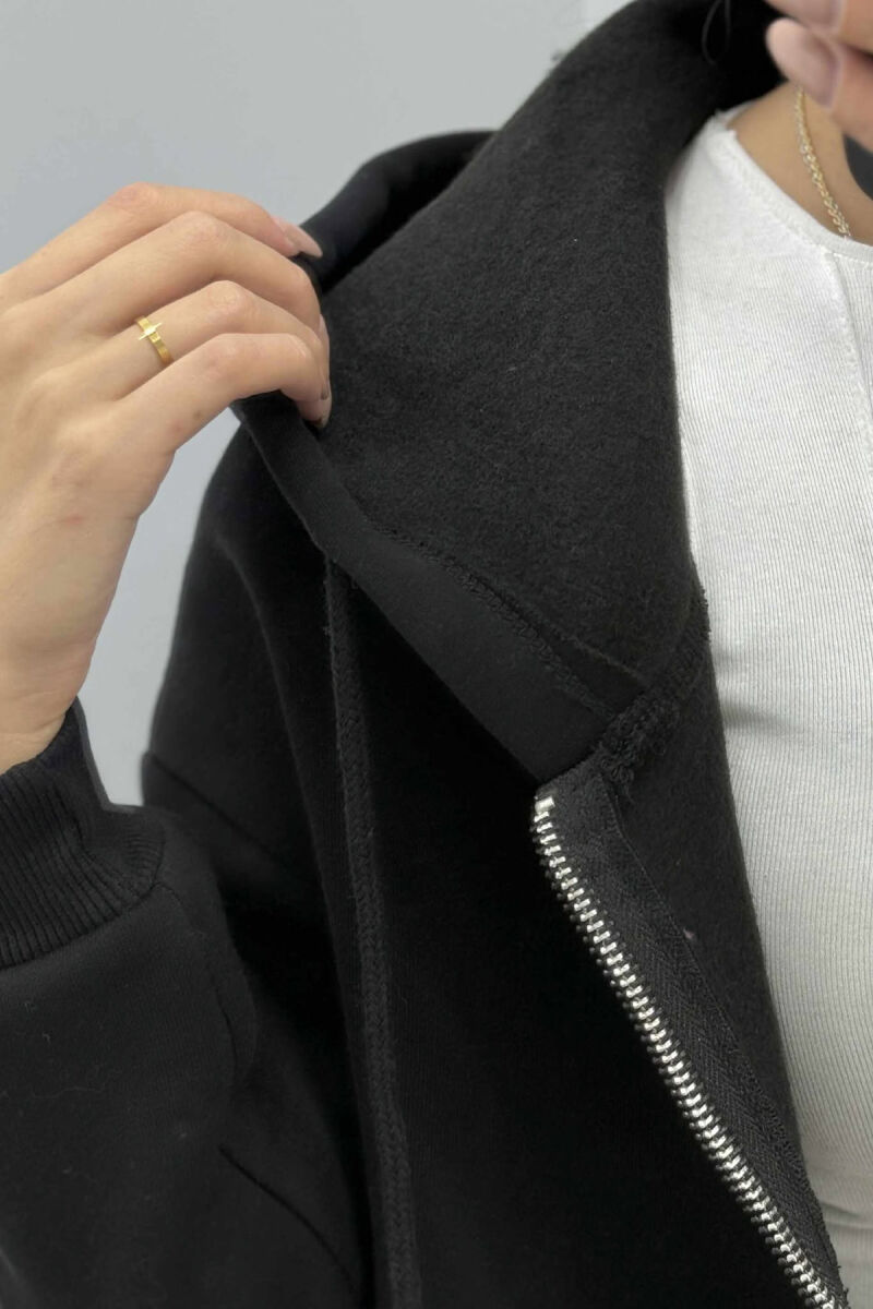 HOODIE ME ZINXHIR DHE ME PUSH NJË NGJYRËSHE PËR FEMRA NË NGJYRËN E ZEZË - 6