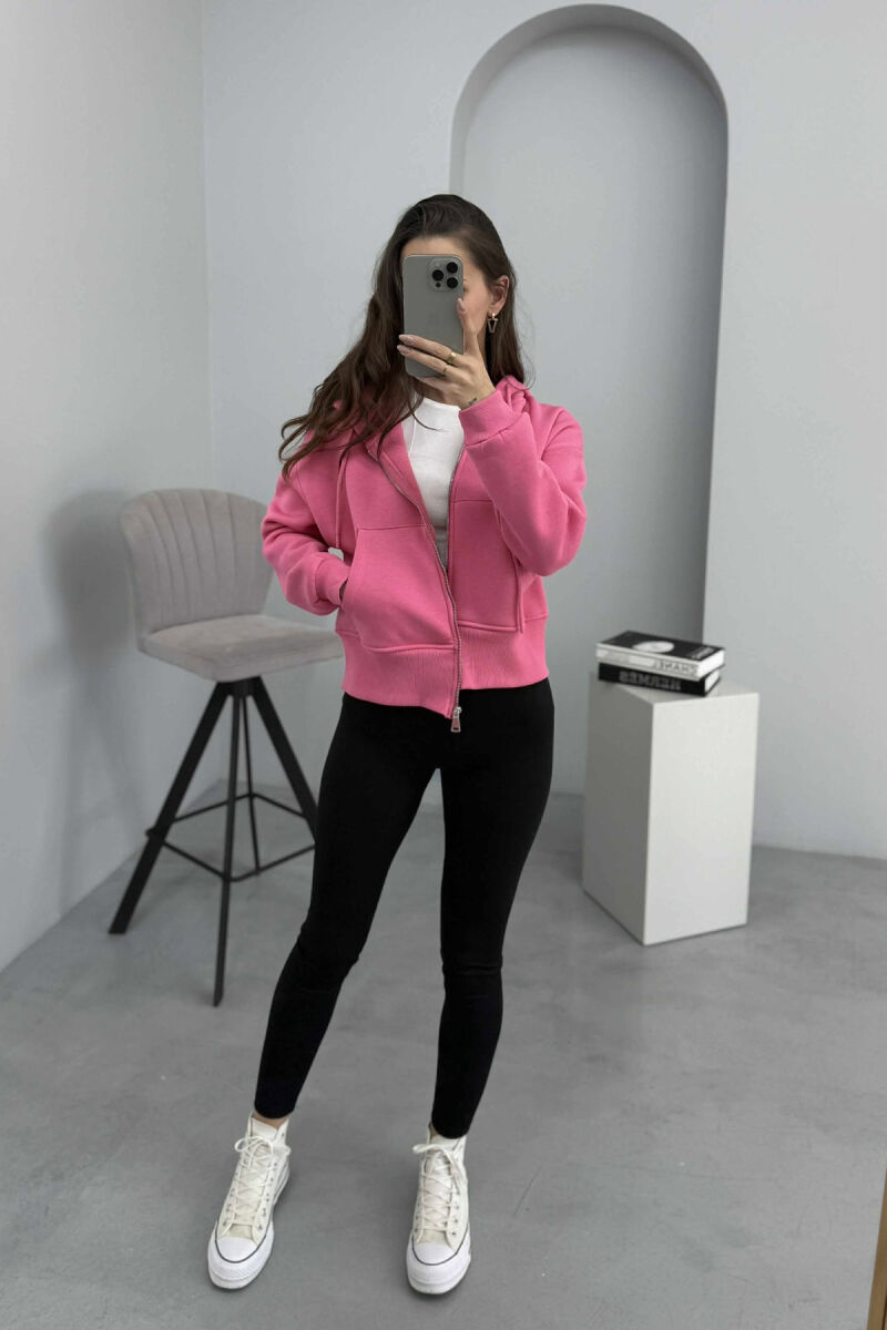 HOODIE ME ZINXHIR DHE ME PUSH NJË NGJYRËSHE PËR FEMRA NË NGJYRËN ROZË - 1