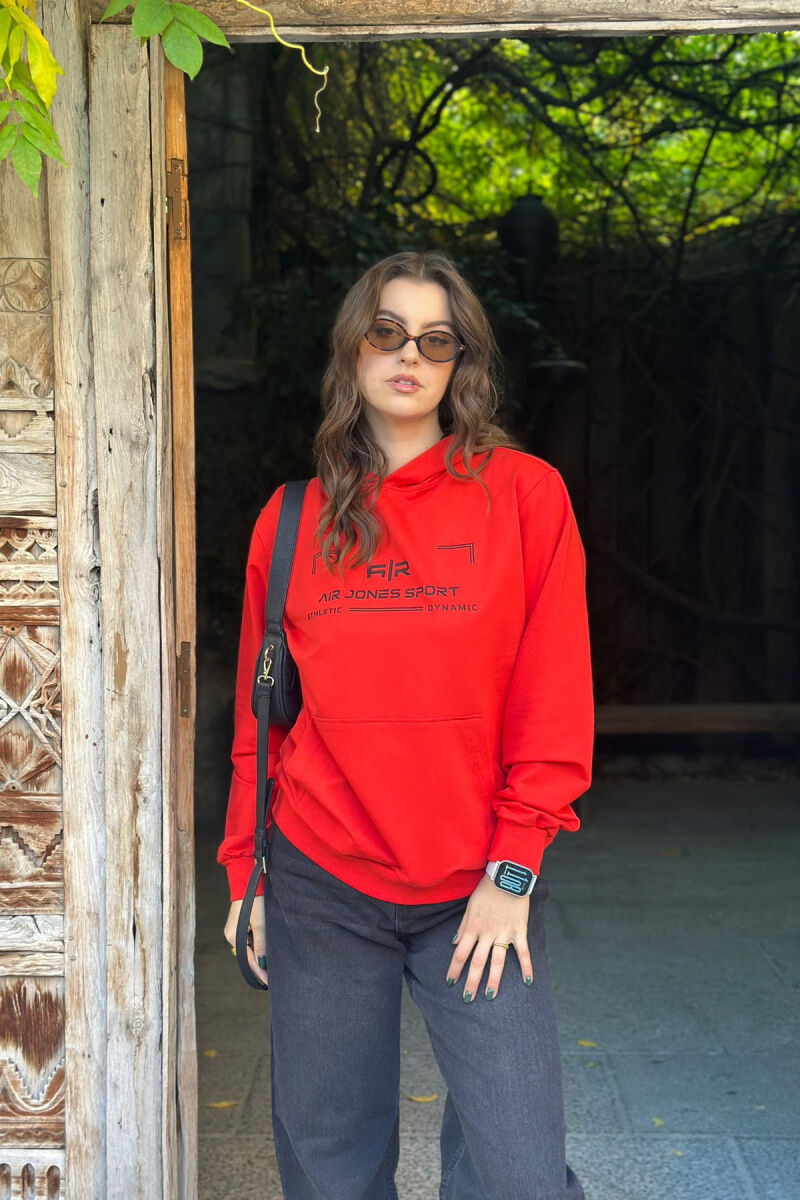HOODIE NJË NGJYRËSHE ME DETAJIN E SHKRIMIT PARA PËR FEMRA NË NGJYRË TË KUQE - 2