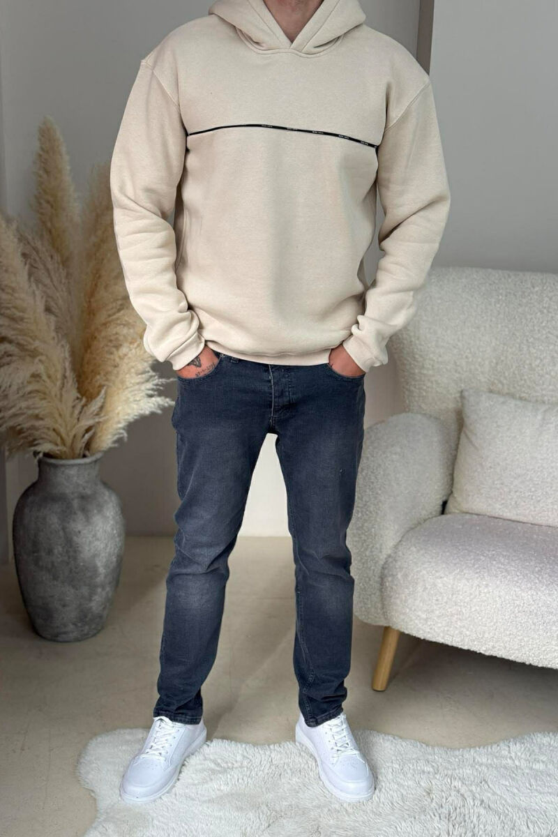 HOODIE NJE NGJYRESHE ME PUSH DHE DETAJE TE VOGLA PER MESHKUJ NE NGJYRE BEZHE - 1