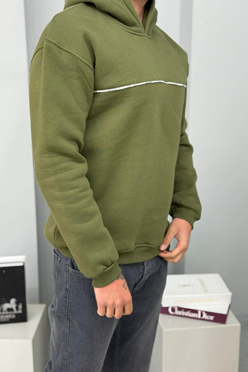 HOODIE NJE NGJYRESHE ME PUSH DHE DETAJE TE VOGLA PER MESHKUJ NE NGJYRE JESHILE - 3