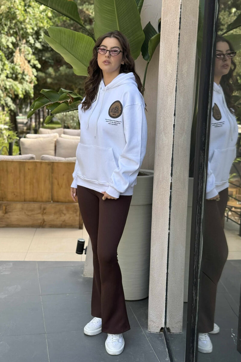 HOODIE NJË NGJYRËSHE ME PUSH DHE DIZAJN NË PJESËN E PASME PËR FEMRA NË NGJYRË TË BARDHË - 1