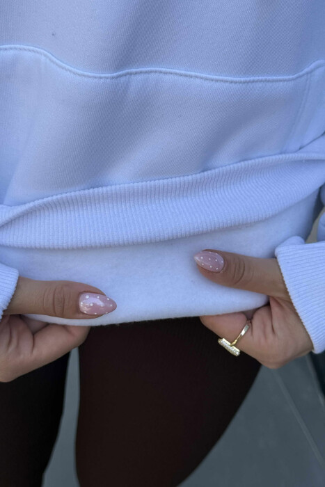 HOODIE NJË NGJYRËSHE ME PUSH DHE DIZAJN NË PJESËN E PASME PËR FEMRA NË NGJYRË TË BARDHË - 5