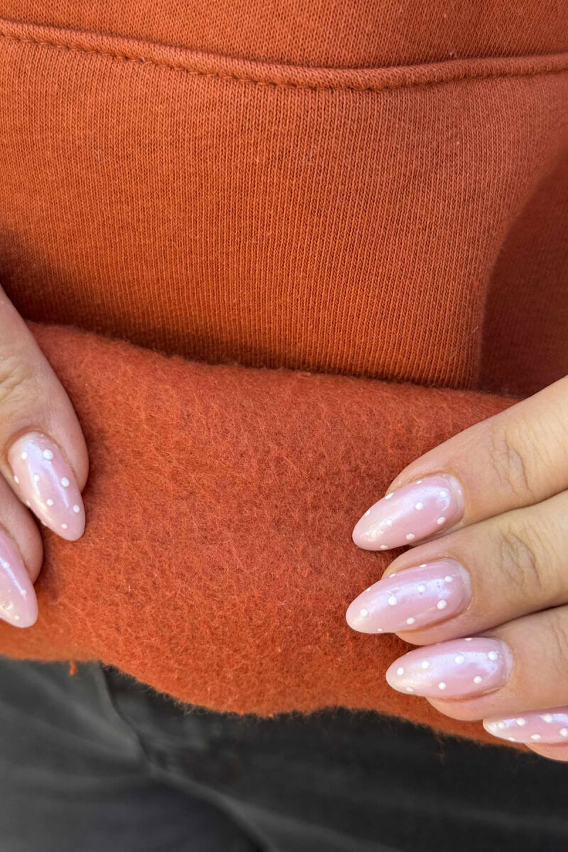 HOODIE NJË NJGYRËSHE ME PUSH DHE DIZAJN NË PJESËN PARA PËR FEMRA NË NGJYRË TULLE - 5