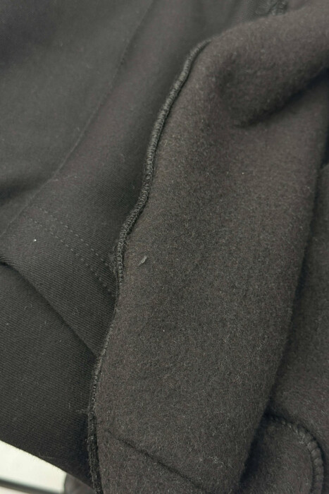 HOODIE NJE NGJYRESHE ME PUSH DHE LOGO NË PJESEN PARA PER MESHKUJ NE NGJYRE TE ZEZE - 5