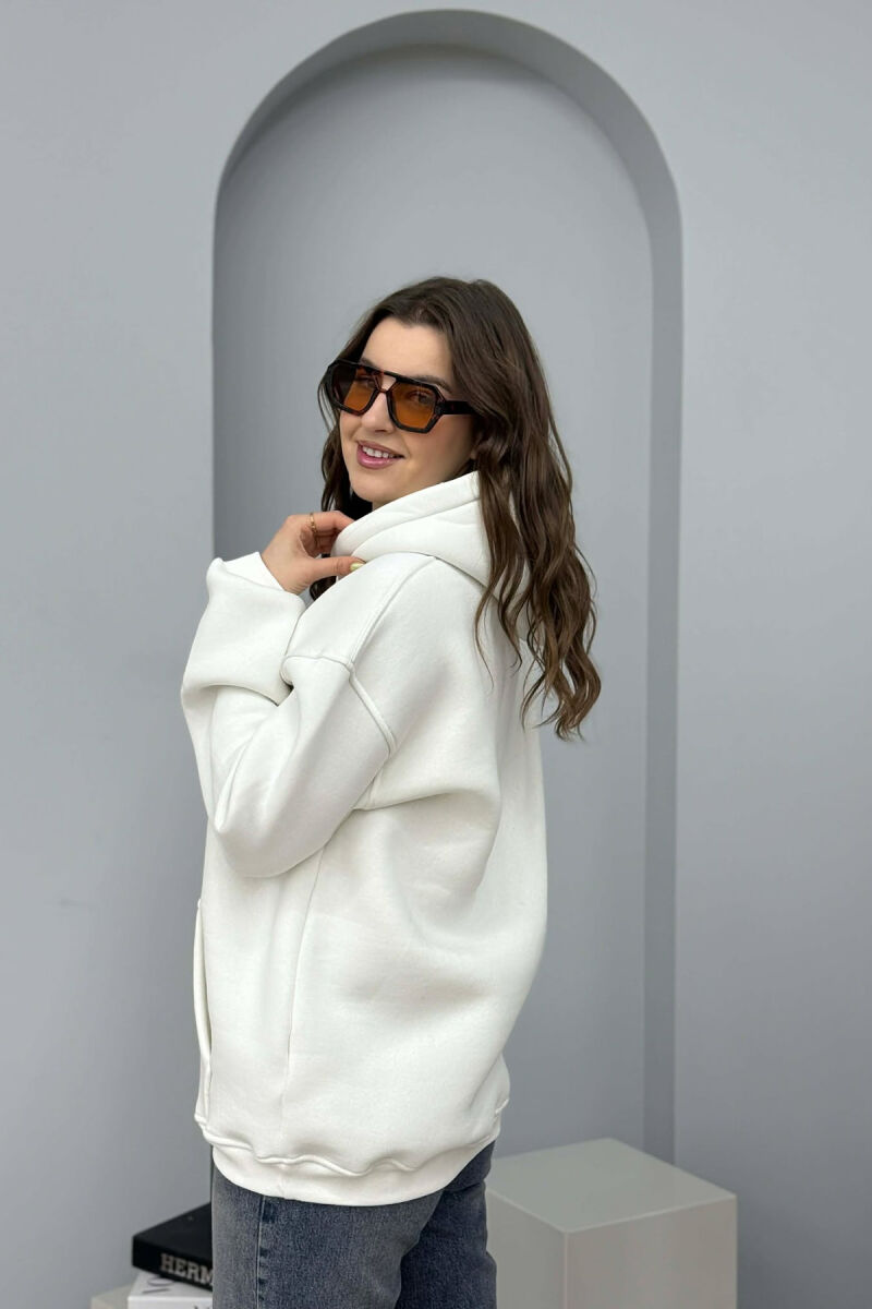 HOODIE NJE NGJYRESHE ME PUSH DHE ME SHKRIM TE THJESHTE NE PJESEN PARA PER FEMRA NE NGJYRE KREM - 2