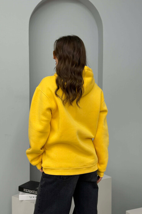 HOODIE NJE NGJYRESHE ME PUSH DHE ME SHKRIM TE THJESHTE NE PJESEN PARA PER FEMRA NE NGJYRE TE VERDHE - 2