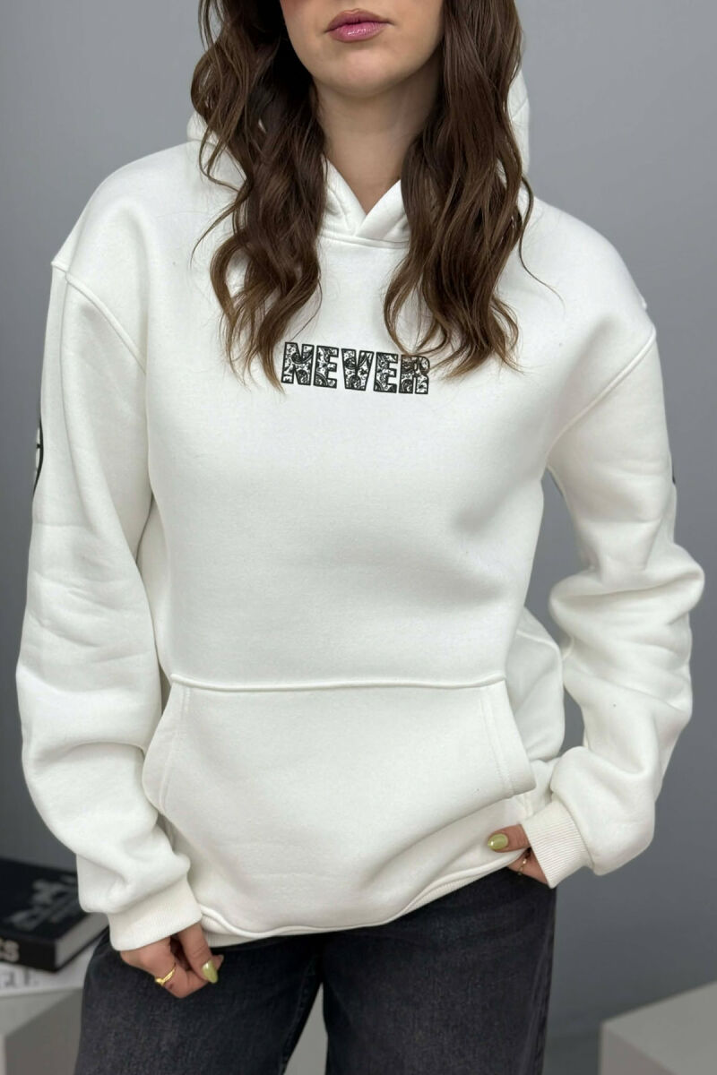 HOODIE NJE NGJYRESHE ME PUSH DHE ME SHKRIM NE PJESEN E PASME PER FEMRA NE NGJYRE TE BARDHE - 6