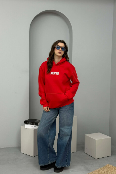 HOODIE NJE NGJYRESHE ME PUSH DHE ME SHKRIM NE PJESEN E PASME PER FEMRA NE NGJYRE TE KUQE - 1