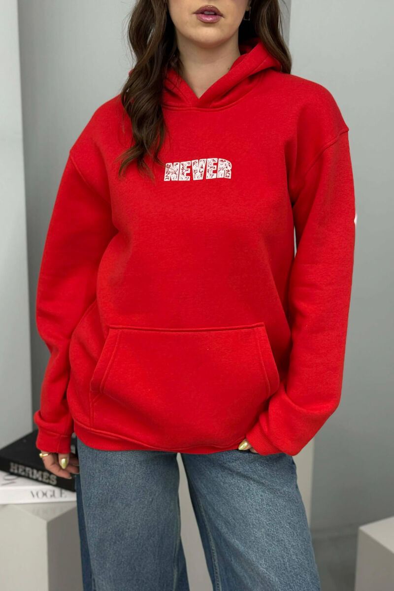 HOODIE NJE NGJYRESHE ME PUSH DHE ME SHKRIM NE PJESEN E PASME PER FEMRA NE NGJYRE TE KUQE - 3