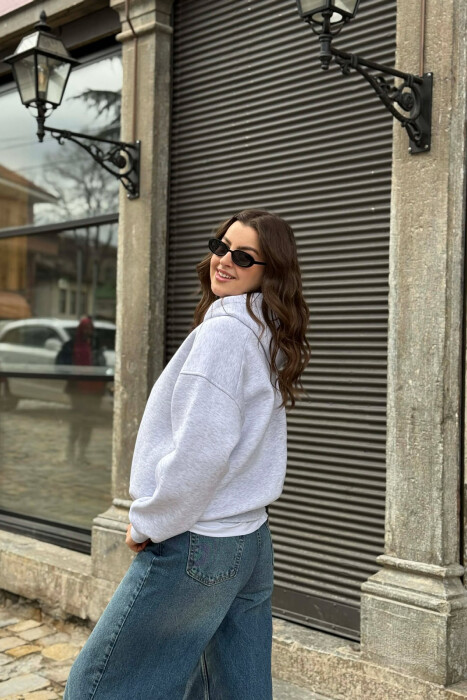 HOODIE NJE NGJYRESHE ME PUSH PER FEMRA NE NGJYREN GRI TE ZBARDHUR - 2