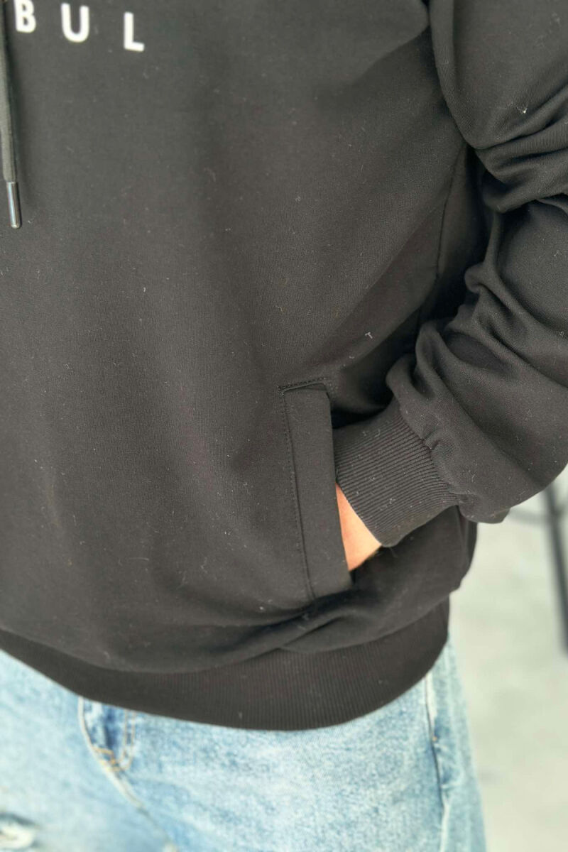 HOODIE NJË NGJYRËSHE PËR MESHKUJ ME SHKRIM PARA NË NGJYRËN E ZEZË - 4