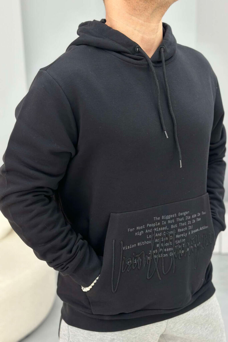 HOODIE NJË NGJYRËSHE PËR MESHKUJ NË NGJYRËN E ZEZË - 1