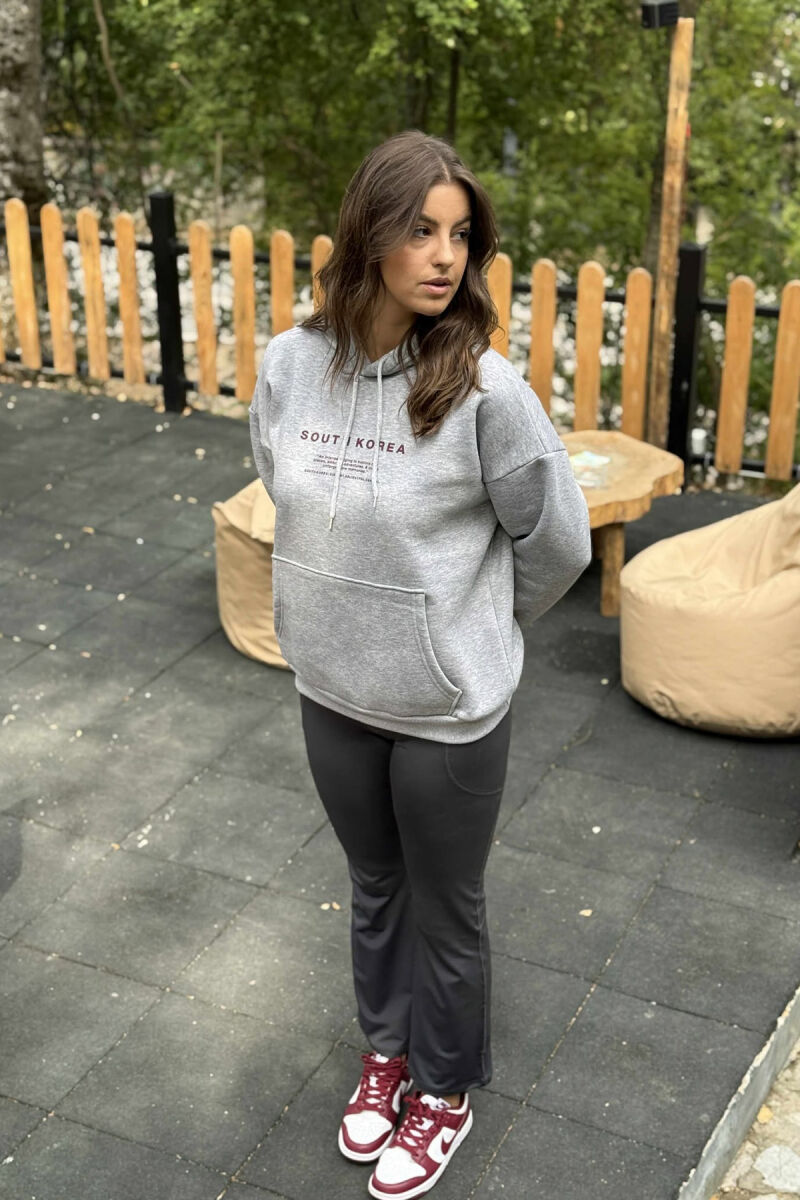 HOODIE NJËNGJYRËSHE ME PUSH DHE ME SHKRIME TË THJESHTA PËR FEMRA NË NGJYRËN GRI - 3