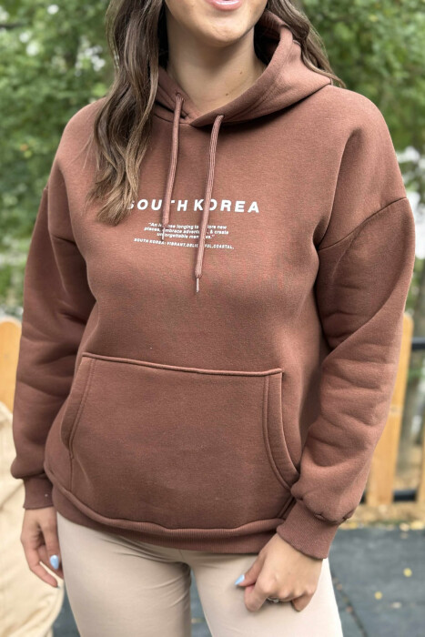 HOODIE NJËNGJYRËSHE ME PUSH DHE ME SHKRIME TË THJESHTA PËR FEMRA NË NGJYRËN KAFE - 2