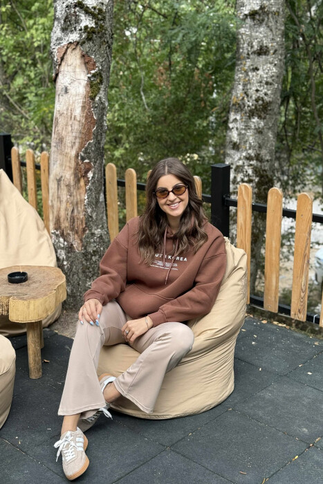 HOODIE NJËNGJYRËSHE ME PUSH DHE ME SHKRIME TË THJESHTA PËR FEMRA NË NGJYRËN KAFE - 6