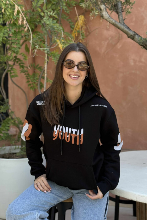 HOODIE NJËNGJYRËSHE ME PUSH DHE SHKRIM PËR FEMRA NË NGJYRËN E ZEZË - 2