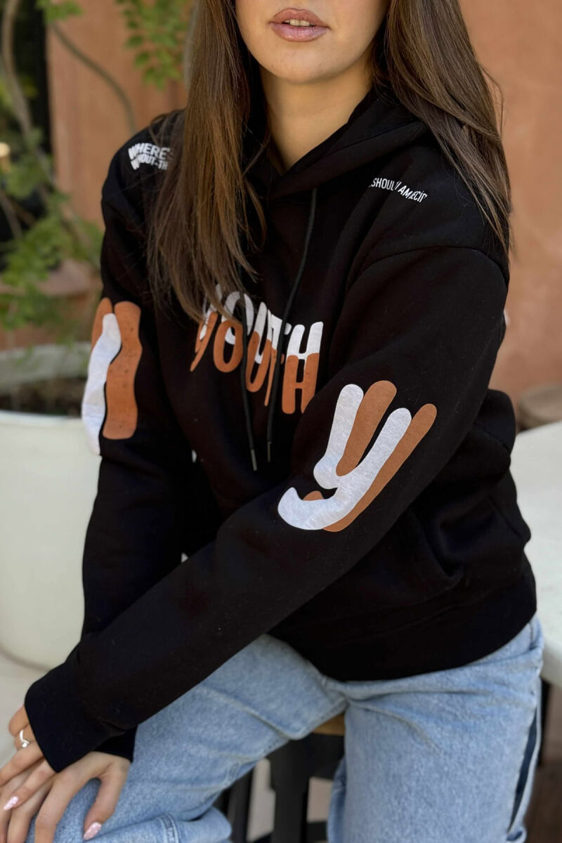 HOODIE NJËNGJYRËSHE ME PUSH DHE SHKRIM PËR FEMRA NË NGJYRËN E ZEZË - 5