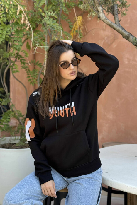 HOODIE NJËNGJYRËSHE ME PUSH DHE SHKRIM PËR FEMRA NË NGJYRËN E ZEZË - 3