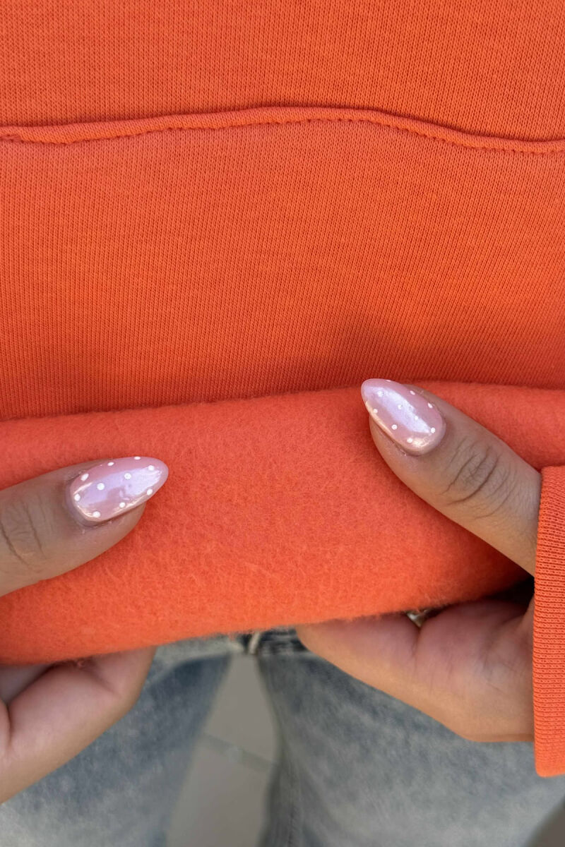 HOODIE NJËNGJYRËSHE ME PUSH DHE SHKRIM PËR FEMRA NË NGJYRËN PORTOKALLI - 4