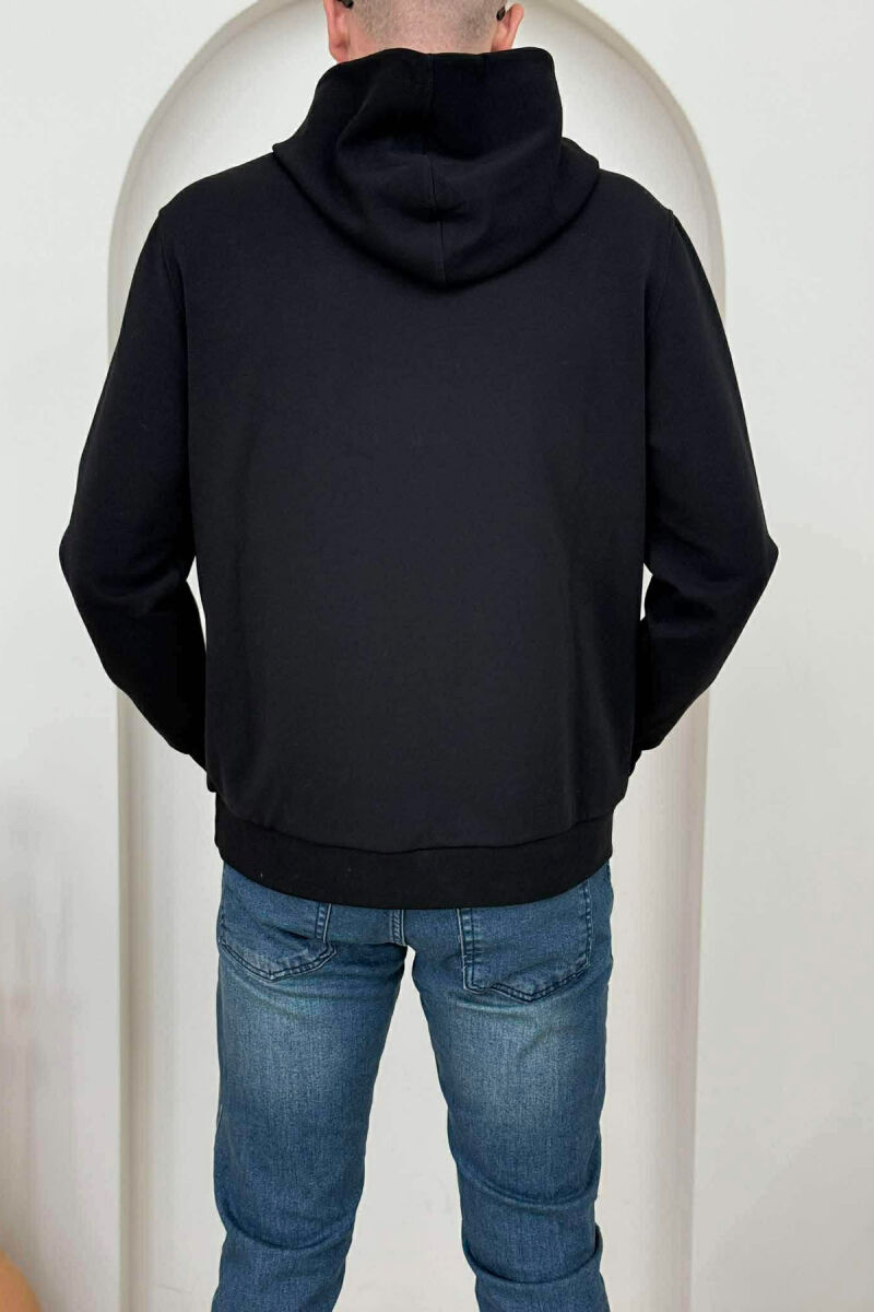 HOODIE NJËNGJYRËSHE ME SHKRIME PARA PËR MESHKUJ NË NGJYRËN E ZEZË - 2