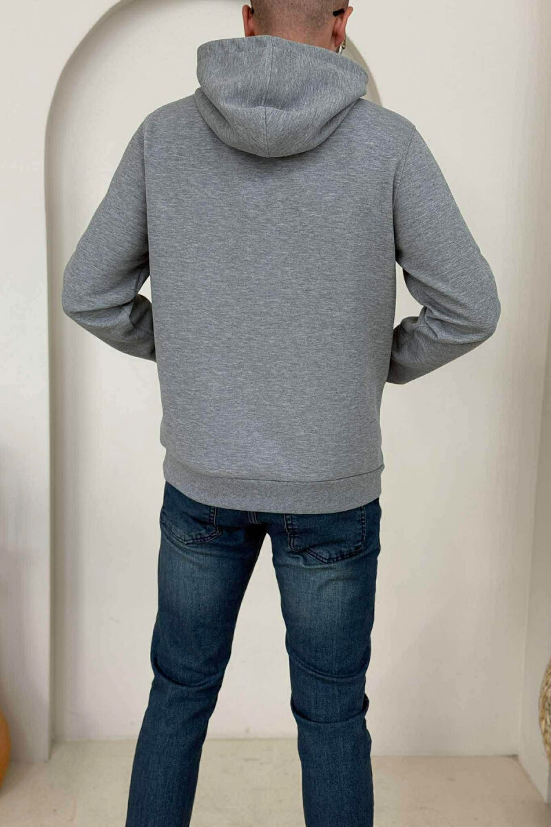 HOODIE NJËNGJYRËSHE ME SHKRIME PARA PËR MESHKUJ NË NGJYRËN GRI - 4