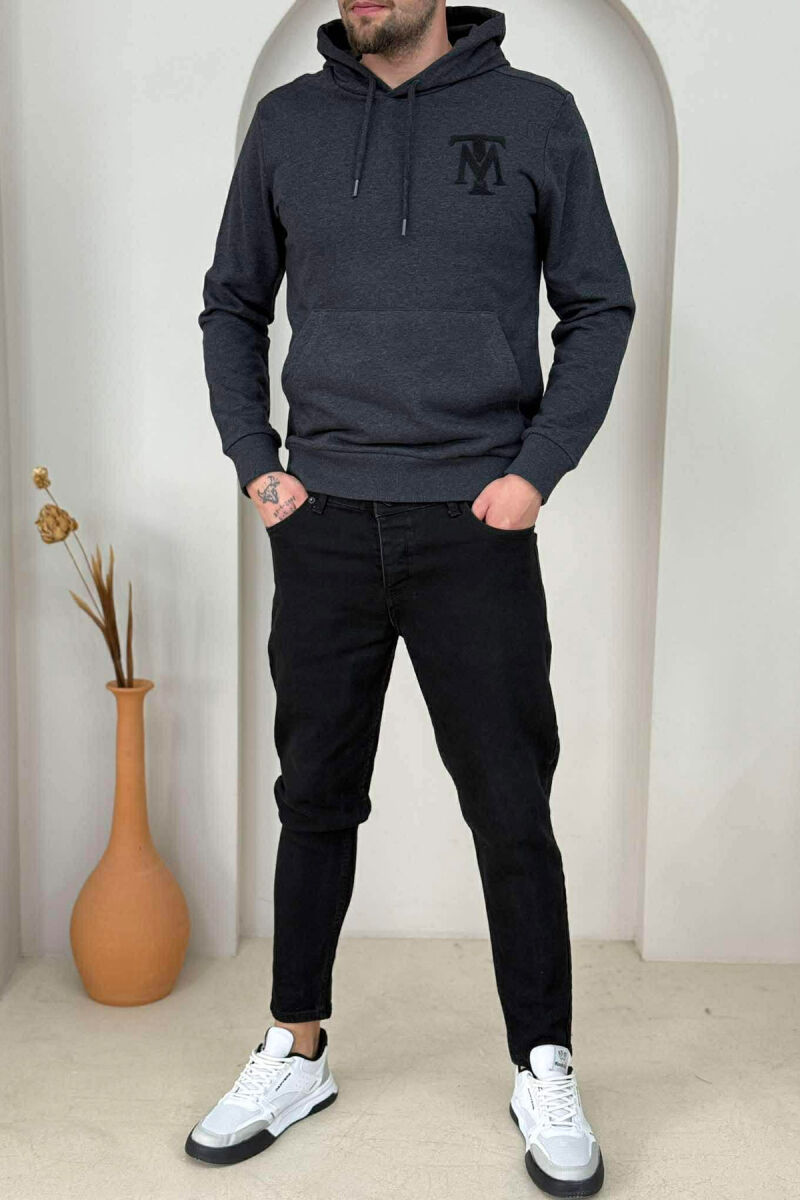 HOODIE NJËNGJYRËSHE ME LOGO TË THJESHTË PARA PËR MESHKUJ NË NGJYRËN GRI TË ERRËT - 1