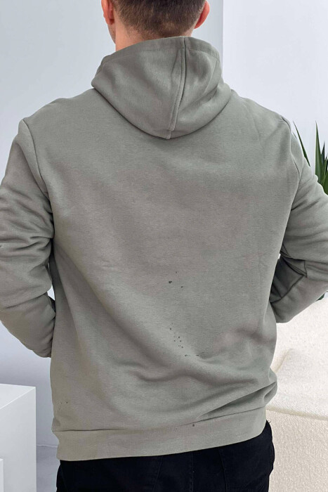 HOODIE PAMBUKU PËR MESHKUJ NË NGJYRËN JESHILE - 2