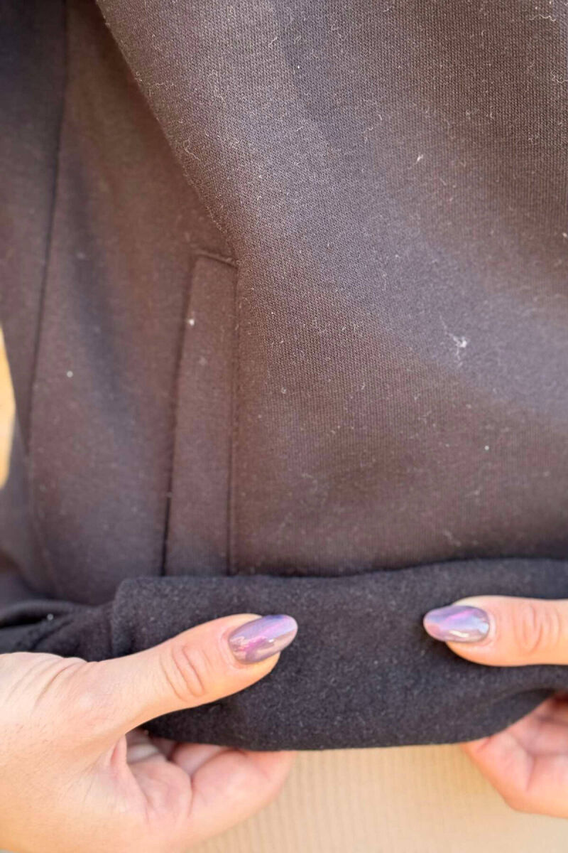 HOODIE PËR FEMRA ME DIZAJNIN E TRE MAJMUNËVE NË NGJYRËN E ZEZË - 3