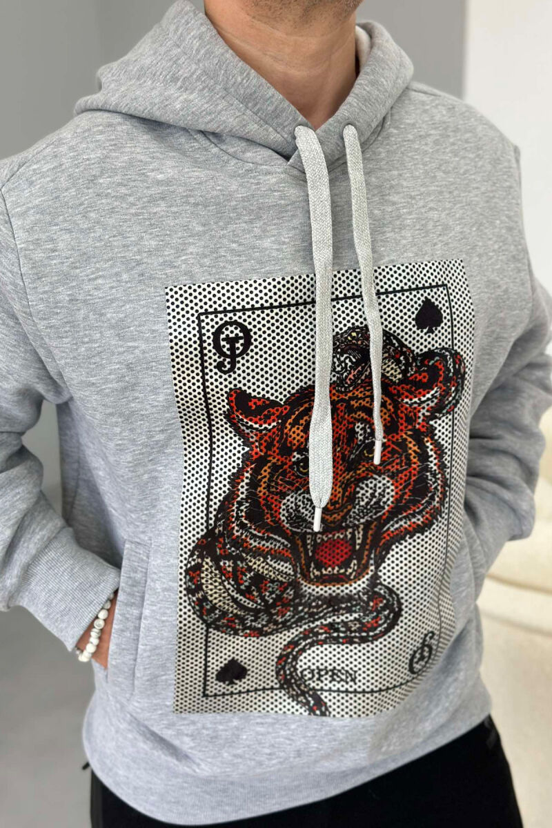 HOODIE PËR MESHKUJ ME DIZANJ TIGRI NË NGJYRËN GRI - 2