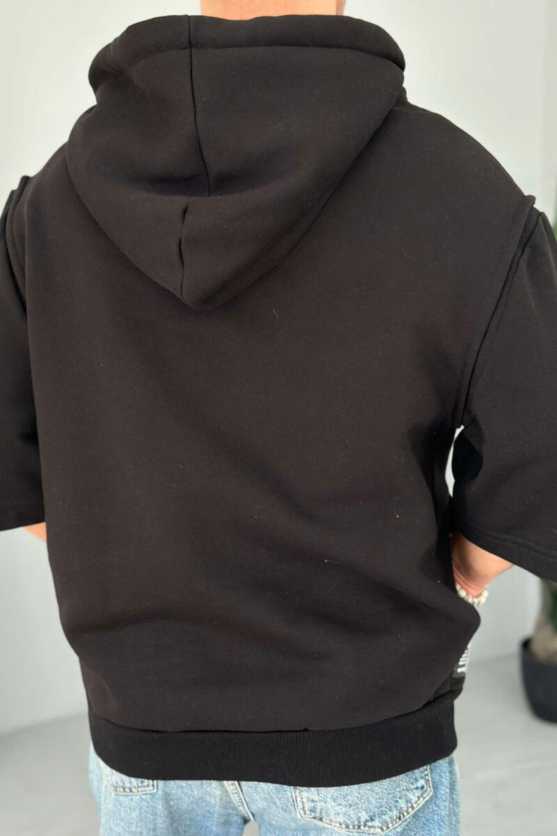 HOODIE ME MËNGË TË SHKURTRA NJË NGJYRËSHE PËR MESHKUJ NË NGJYRËN E ZEZË - 3