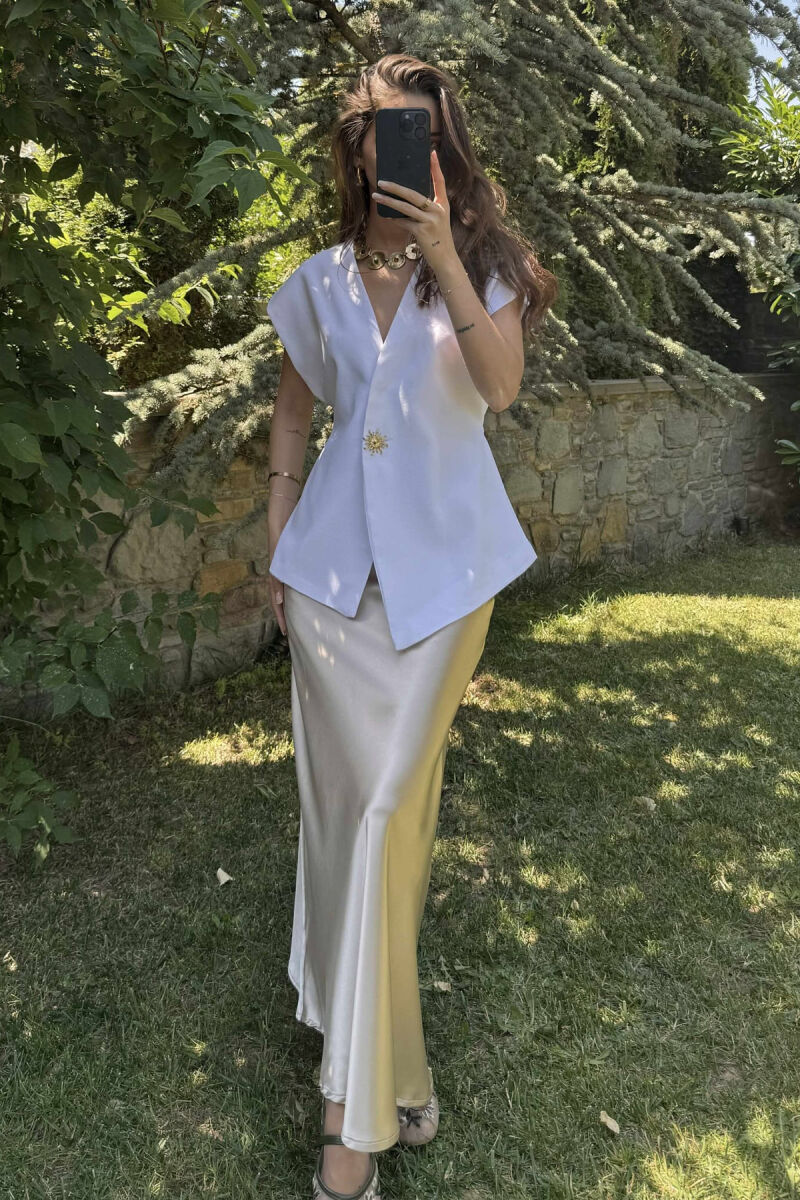 JELEK ME DETAJIN E KOPSAVE GOLD ME LIDHSE PËR FEMRA NË NGJYRËN E BARDHË - 5