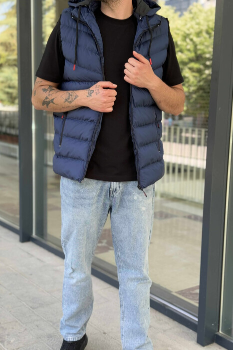 JELEK ME KAPUC DHE XHEPA ME ZINXHIR PËR MESHKUJ NË NGJYRËN BLU - 1