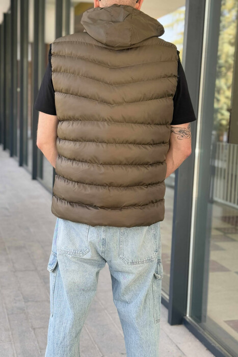 JELEK ME KAPUC DHE XHEPA ME ZINXHIR PËR MESHKUJ NË NGJYRËN JESHILE - 3