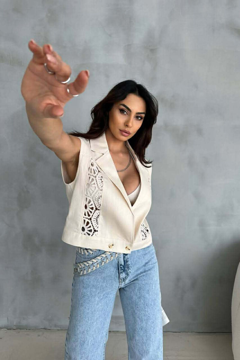 JELEK NJE NGJYRESH ME DETAJE THURRJESH PER FEMRA NE NGJYRE KREM - 7