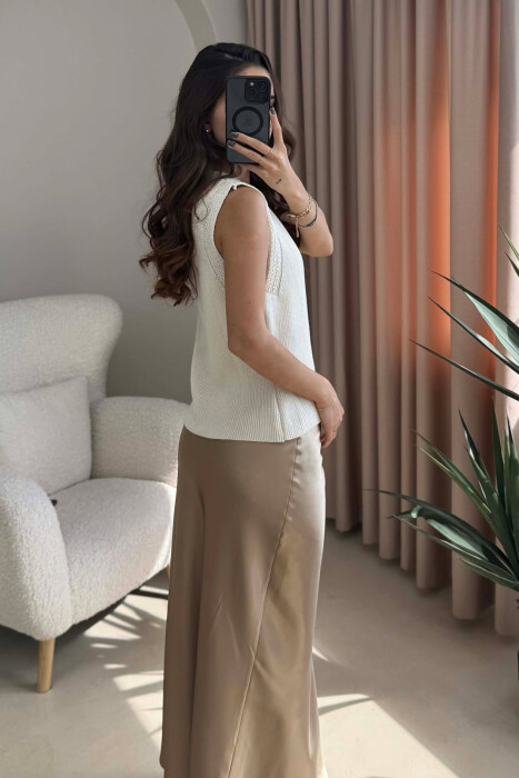 JELEK NJË NGJYRËSH ME DETAJIN E BUTONAVE PËR FEMRA NË NGJYRË KREM - 4