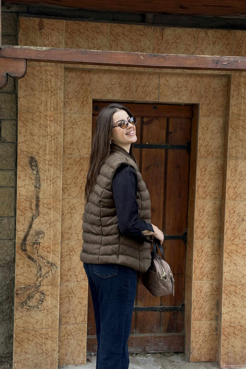 JELEK NJË NGJYRËSH ME DETAJIN E XHEPAVE PËR FEMRA NË NGJYRË JESHILE TË ERRËT - 7