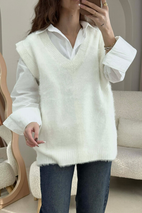 JELEK NJE NGJYRESH ME JAKE V PER FEMRA NE NGJYRE TE BARDHE - 3