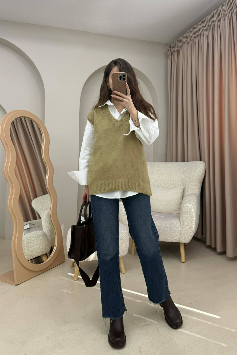 JELEK NJE NGJYRESH ME JAKE V PER FEMRA NE NGJYRE ULLIRI - 4