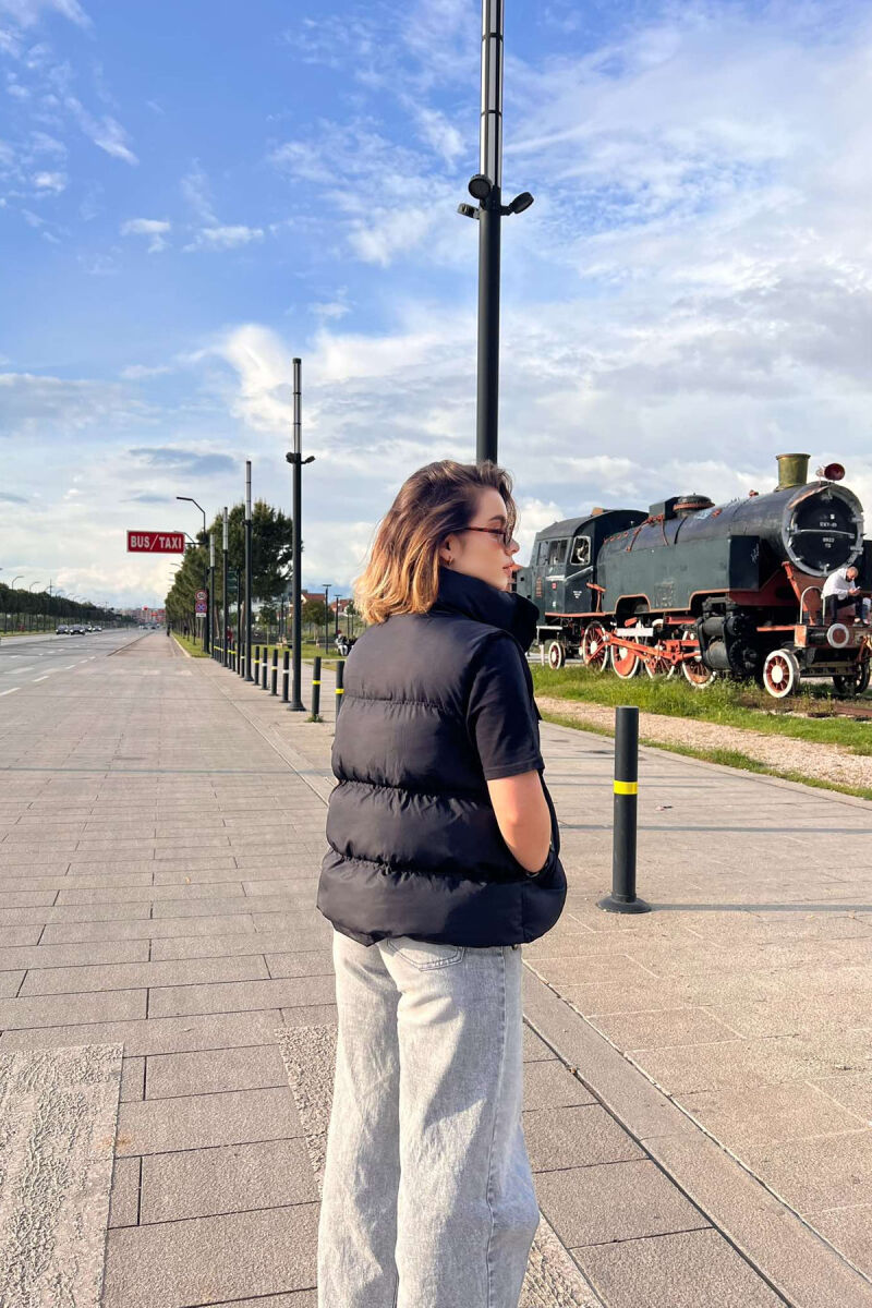 JELEK NJË NGJYRËSH ME ZINXHIR PËR FEMRA NË NGJYRËN E ZEZË - 3