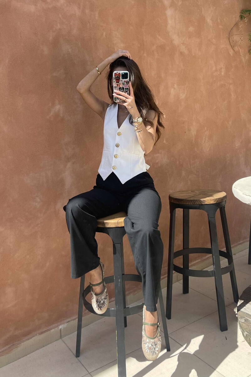 JELEK NJËNGJYRËSH ME BUTONA GOLD PËR FEMRA NË NGJYRËN E BARDHË - 4