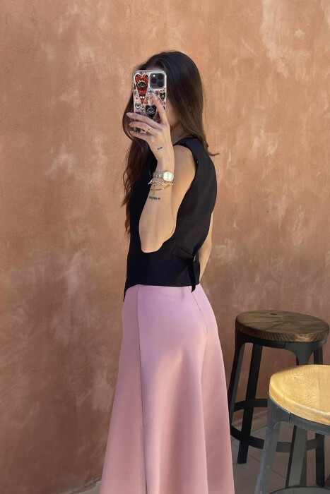 JELEK NJËNGJYRËSH ME BUTONA GOLD PËR FEMRA NË NGJYRËN E ZEZË - 4