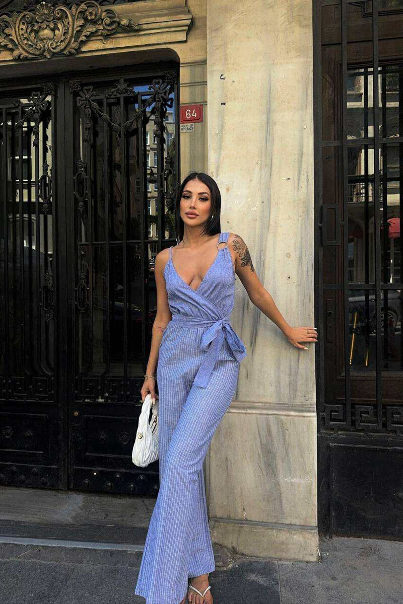 JUMPSUIT I THJESHTË ME DIZAJNIN E VIJAVE PËR FEMRA NË NGJYRËN BLU - 1