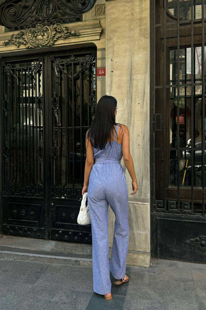 JUMPSUIT I THJESHTË ME DIZAJNIN E VIJAVE PËR FEMRA NË NGJYRËN BLU - 2
