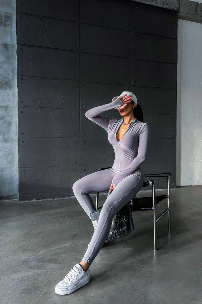 JUMPSUIT ME ZINXHIR PËR FEMRA NË NGJYRËN GRI E ZBARDHUR - 4