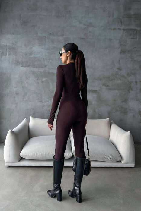 JUMPSUIT ME ZINXHIR PËR FEMRA NË NGJYRËN KAFE E ERRËT - 4