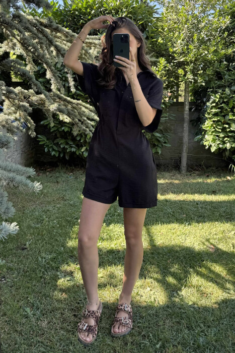 JUMPSUIT NJË NGJYRËSH ME JAKË POLO PËR FEMRA NË NGJYRËN E ZEZË - 3