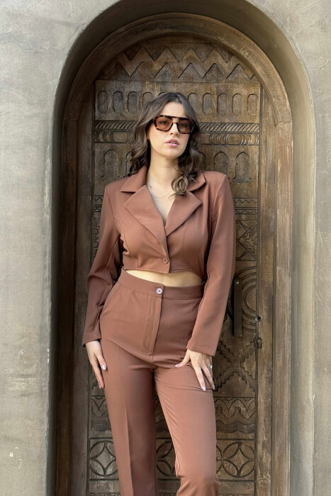 JUMPSUIT NJË NGJYRËSH ME JAKË POLO PËR FEMRA NË NGJYRËN KAFE - 2